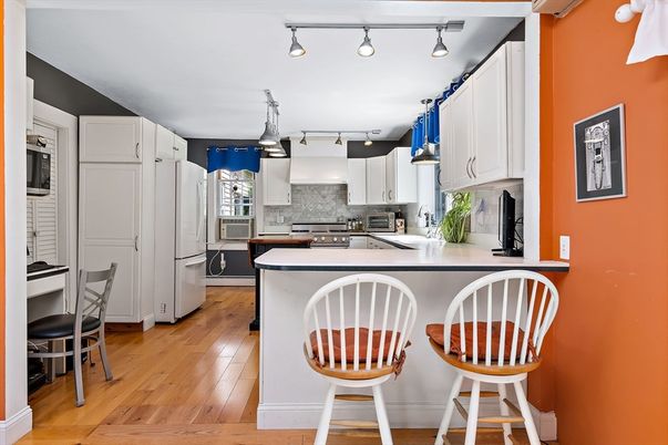Interior, Kitchen, Pendant Lights, Wood Texture Flooring