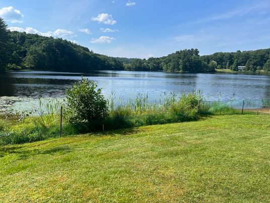 Exterior, Lake