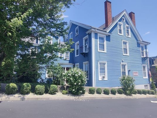 Exterior, Facade, Queen Anne Victorian