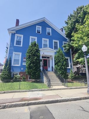 Exterior, Facade, Queen Anne Victorian