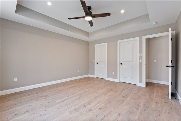 Empty room, Interior, Recessed Lighting, Wood Texture Flooring