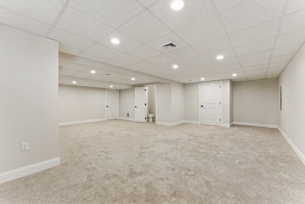 Empty room, Interior, Recessed Lighting