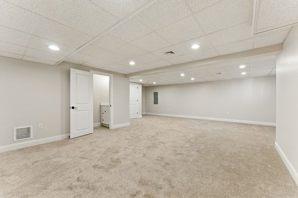 Empty room, Interior, Recessed Lighting