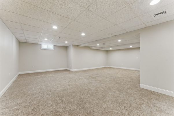 Empty room, Interior, Recessed Lighting