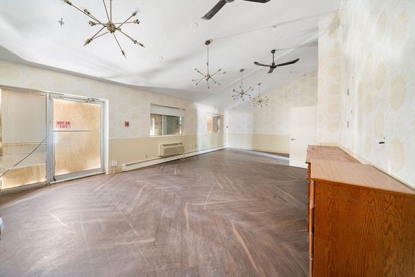 Empty room, Interior, Pendant Lights, Wood Texture Flooring