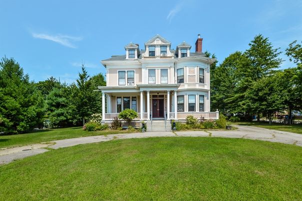 Backyard, Exterior, Facade, Queen Anne Victorian