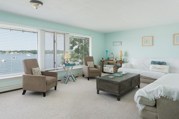 Interior, Living room, Water