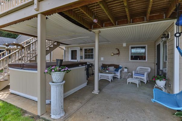 Exterior, Hot Tub