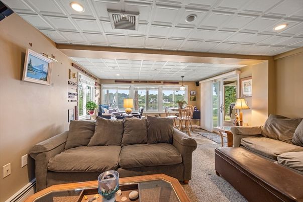 Dining room, Interior, Living room, Pendant Lights, Recessed Lighting