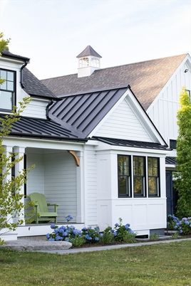 Exterior, Facade, Farmhouse