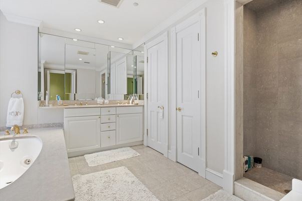 Bathroom, Dual Sink Vanities, Interior, Recessed Lighting