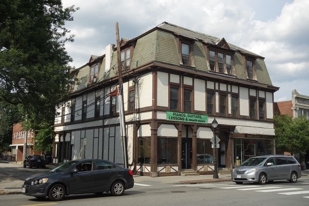 Exterior, Facade, Rowhouse