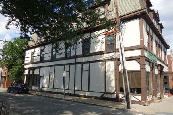 Exterior, Facade, Rowhouse