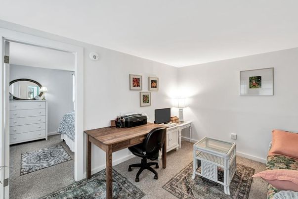 Home Office, Interior