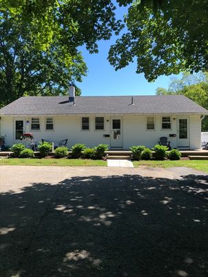 Backyard, Exterior, Facade, Ranch