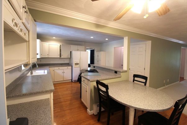 Dining room, Interior, Kitchen, Recessed Lighting, Wood Texture Flooring