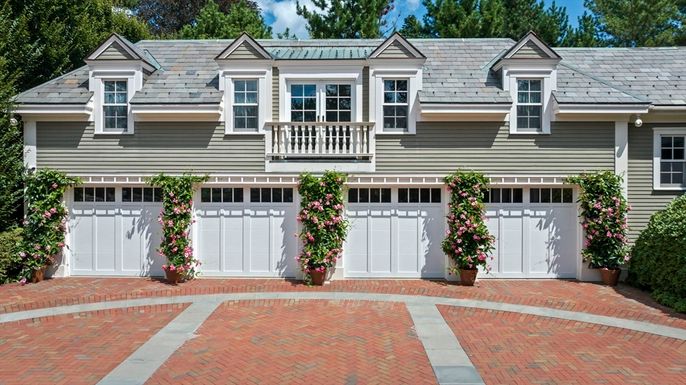 Attached, Exterior, Facade, Rowhouse