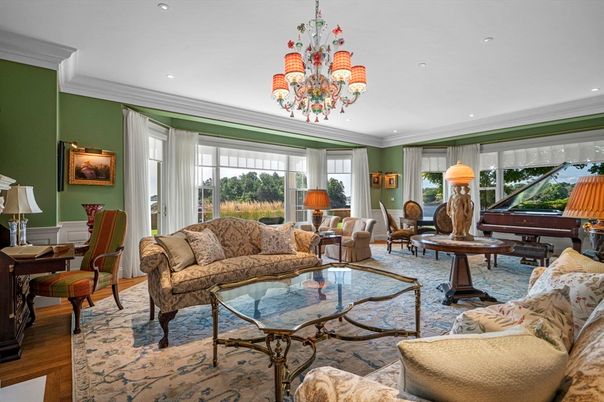 Chandelier, Dining room, Interior, Living room, Piano, Recessed Lighting, Wood Texture Flooring