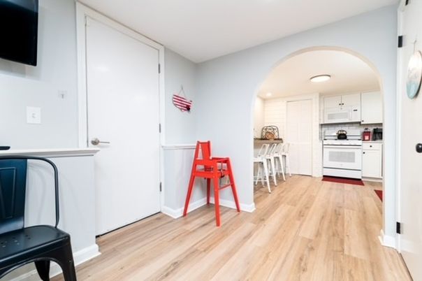 Interior, Kitchen, Pendant Lights, Recessed Lighting, Wood Texture Flooring
