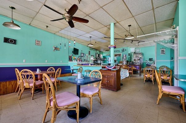 Dining room, Interior, Kitchen, Pendant Lights