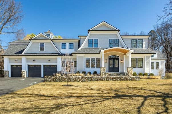Attached, Exterior, Facade, Farmhouse