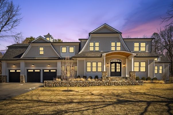 Attached, Exterior, Facade, Farmhouse