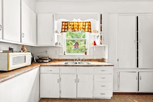 Chandelier, Interior, Kitchen