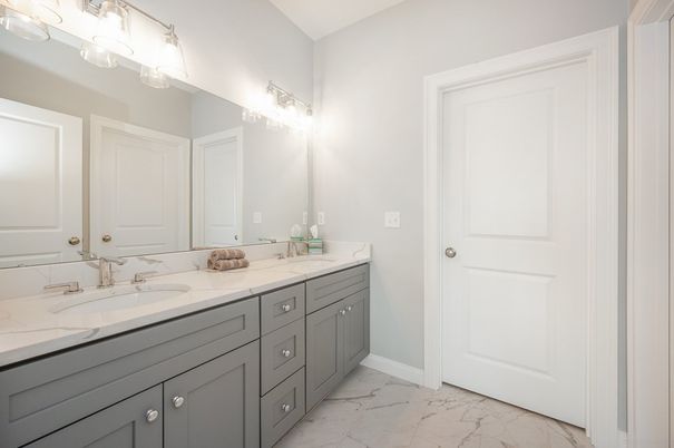 Bathroom, Dual Sink Vanities, Interior