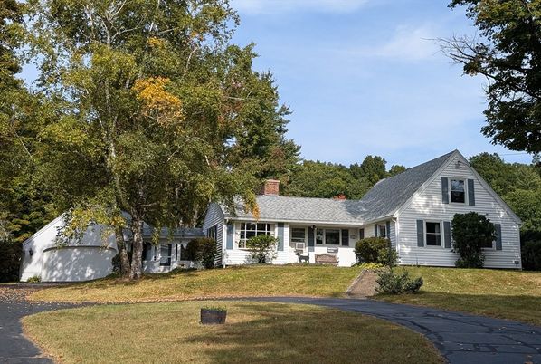 Backyard, Exterior, Facade, Farmhouse