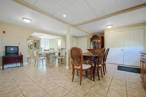 Dining room, Interior, Recessed Lighting