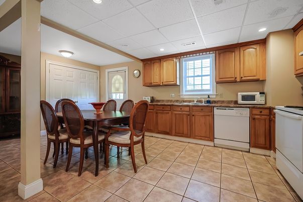 Dining room, Interior, Kitchen, Recessed Lighting