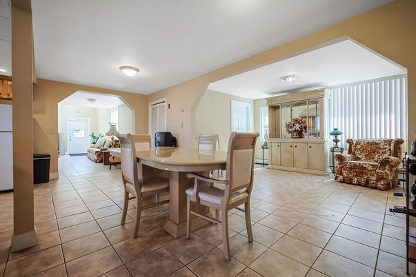 Dining room, Interior
