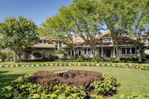 Backyard, Exterior, Facade, Ranch