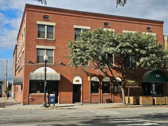 Exterior, Facade, Brick Facade, Rowhouse