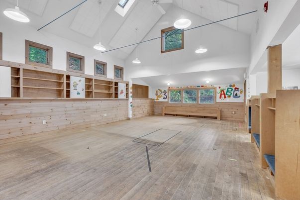 Interior, Pendant Lights, Wood Texture Flooring
