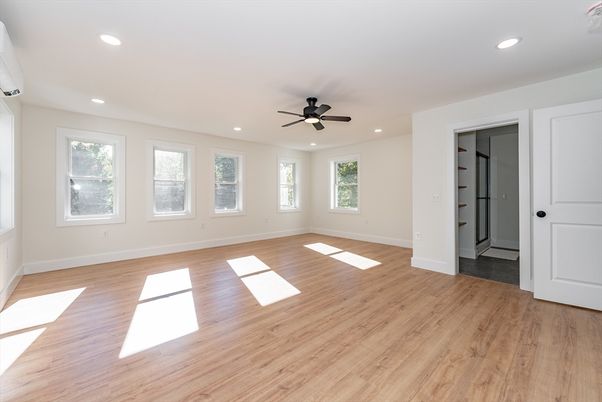Empty room, Interior, Recessed Lighting, Wood Texture Flooring