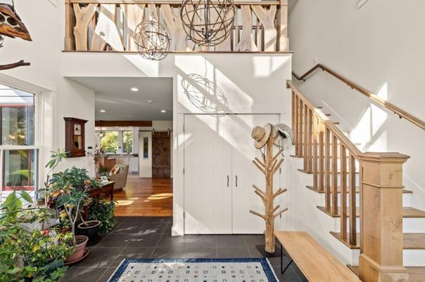 Interior, Recessed Lighting, Wood Texture Flooring