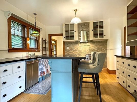 Interior, Kitchen, Pendant Lights, Wood Texture Flooring