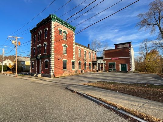 Exterior, Facade, Brick Facade, Rowhouse
