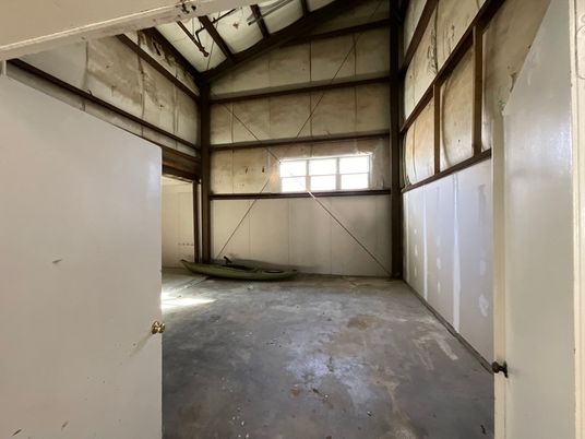 Garage, Interior