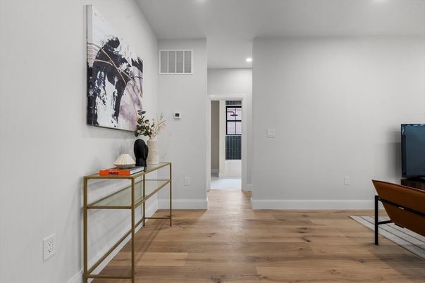Interior, Recessed Lighting, Wood Texture Flooring
