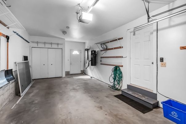 Garage, Interior