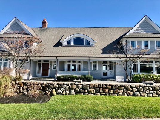 Exterior, Facade, Cape Cod