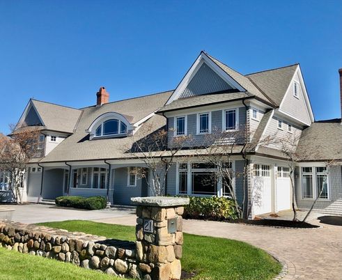 Attached, Exterior, Facade, Farmhouse