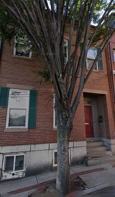 Exterior, Facade, Brick Facade, Rowhouse