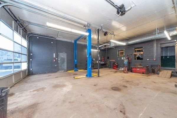 Garage, Interior