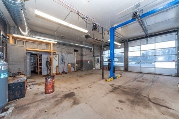 Garage, Interior