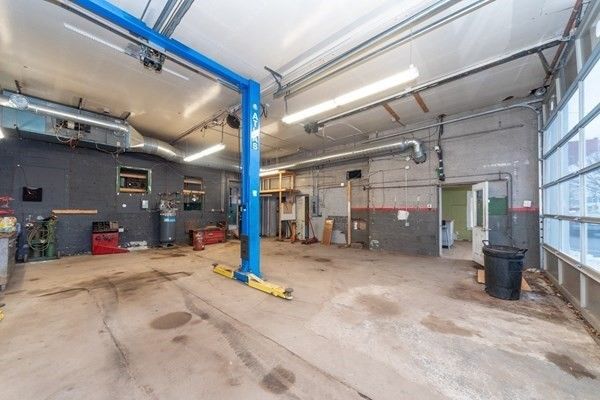 Garage, Interior