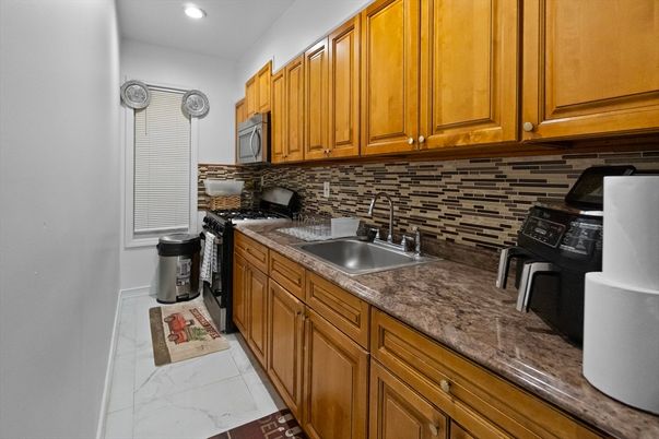 Interior, Kitchen, Marble, Recessed Lighting