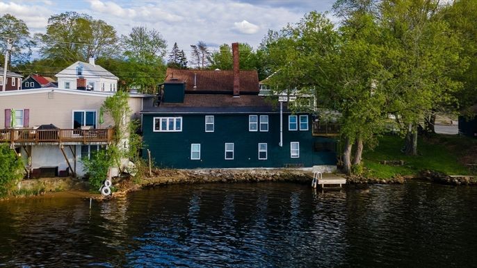 Exterior, Lake